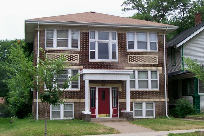 4525 Nicollet Ave in Minneapolis, MN - Foto de edificio - Building Photo