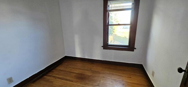 2011 Monroe St in Two Rivers, WI - Building Photo - Building Photo