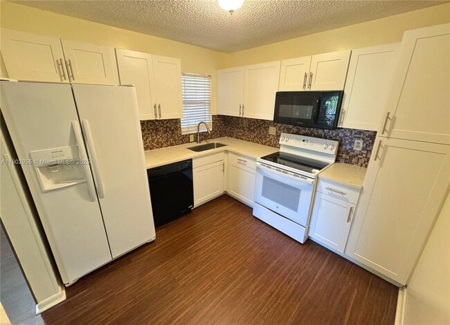 2635 Carambola Cir N in Coconut Creek, FL - Building Photo - Building Photo