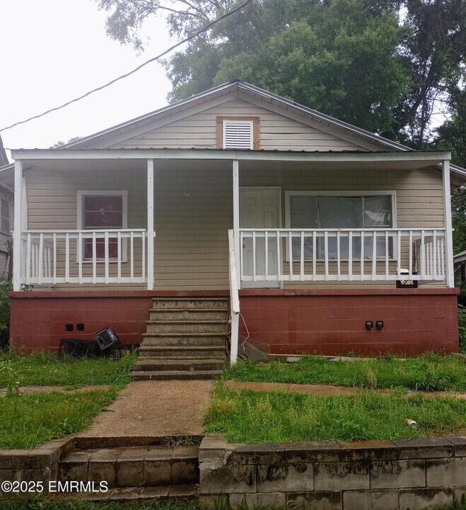 1906 17th St in Meridian, MS - Building Photo