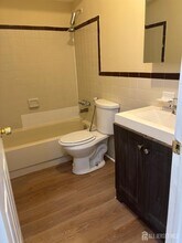 101 Woodbridge Terrace in Woodbridge Township, NJ - Building Photo - Building Photo