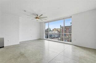 285 W 6th St in Los Angeles, CA - Building Photo