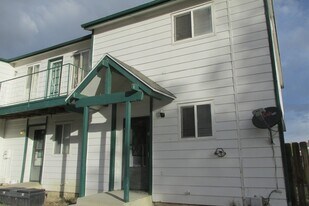 6476 Cherokee Ln in Casper, WY - Building Photo