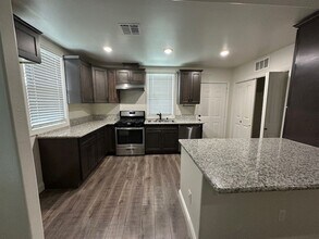 11940 Rosedale Hwy in Bakersfield, CA - Building Photo - Building Photo