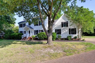 44 Dryden Dr in Poquoson, VA - Building Photo - Building Photo