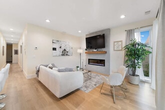 2110 W Washington Blvd in Chicago, IL - Foto de edificio - Building Photo