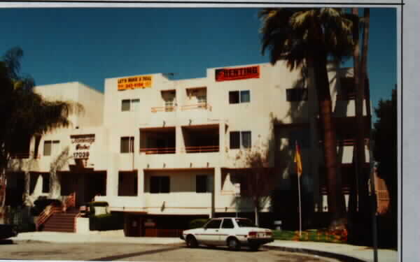 Northridge Palms in Northridge, CA - Building Photo - Building Photo