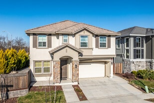 The Tides at Newport in West Sacramento, CA - Building Photo