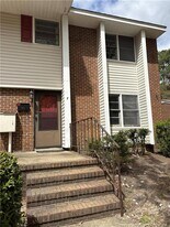 571 Winding Creek Rd in Fayetteville, NC - Building Photo
