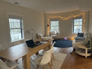 12 Manchester Rd in Brookline, MA - Building Photo - Building Photo
