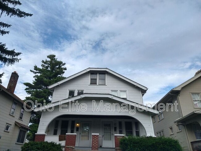 property at 206 N Harris Ave