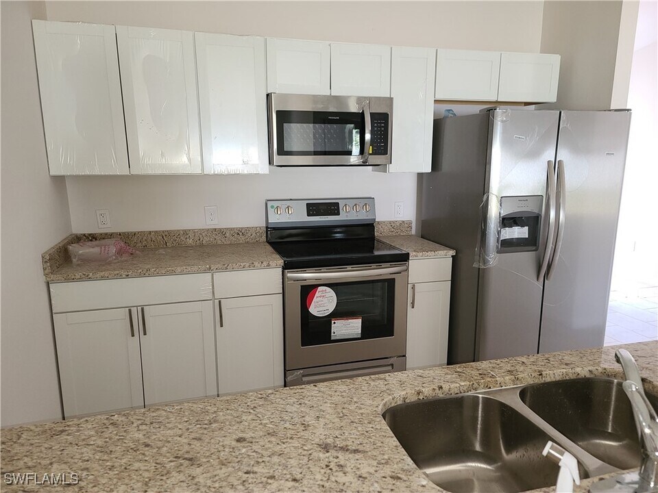 1223 SE 6th Terrace in Cape Coral, FL - Building Photo