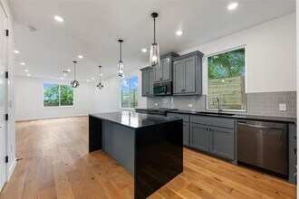 1706 Redd St in Austin, TX - Building Photo - Building Photo