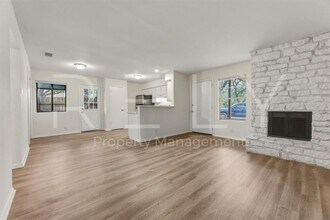 302 Algerita Dr in Georgetown, TX - Building Photo - Building Photo