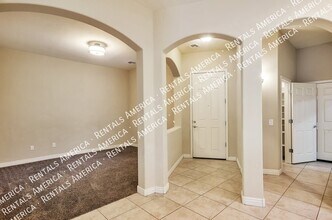 9845 N Buzzing Bee Trail in Marana, AZ - Building Photo - Building Photo