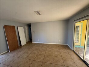 301 Hickory Ln in Seffner, FL - Building Photo - Building Photo