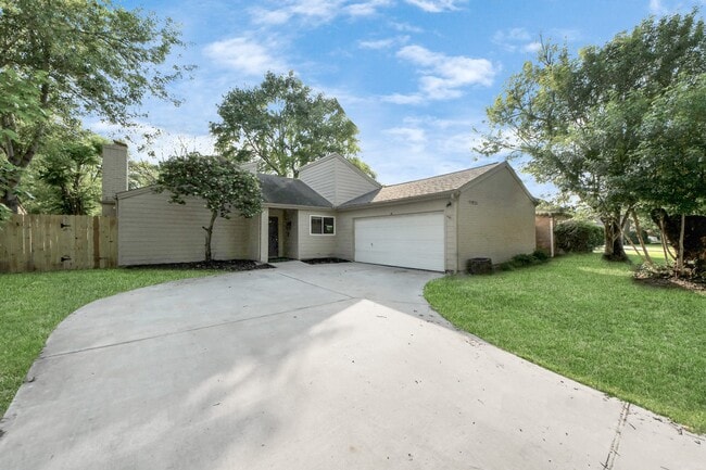 11923 Briar Forest Dr