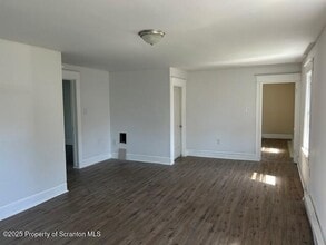 514 Miles Ave in Dickson City, PA - Building Photo - Building Photo