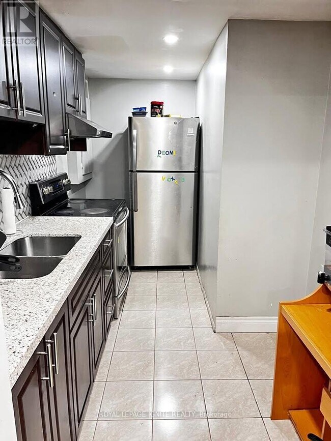 103 Puma Dr in Toronto, ON - Building Photo - Building Photo