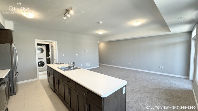 33 Lomond Ln in Kitchener, ON - Building Photo - Building Photo