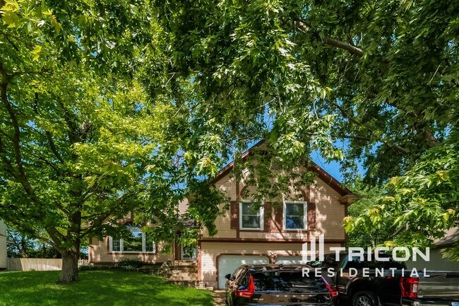 property at 813 N Sumac St
