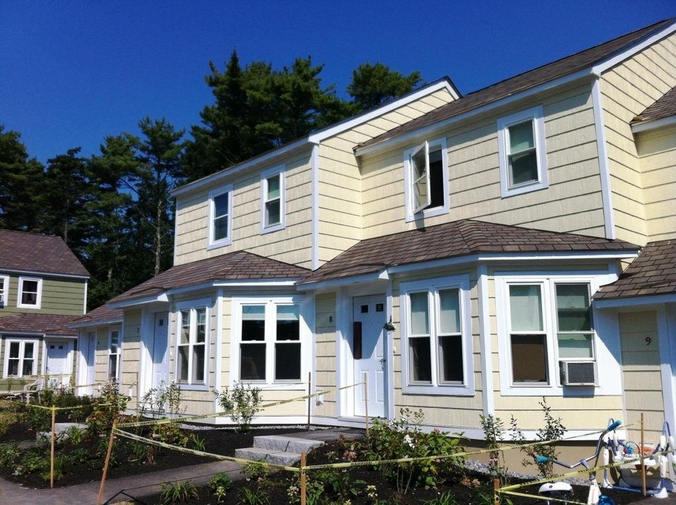 Campbell Creek Village in Boothbay Harbor, ME - Building Photo