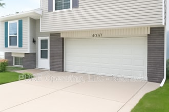 14430 S 35th St in Bellevue, NE - Foto de edificio - Building Photo
