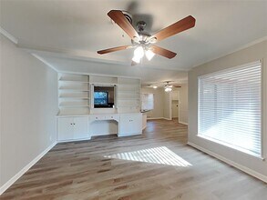 3240 Springwood Ln in Dallas, TX - Building Photo - Building Photo