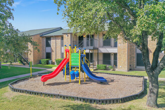 500 FLATS in Fort Worth, TX - Foto de edificio - Building Photo