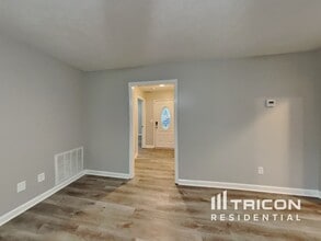 5099 Marvin Dr in Spring Lake, NC - Building Photo - Building Photo