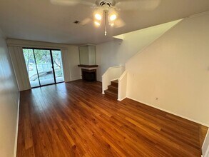 635 Arneill Rd in Camarillo, CA - Building Photo - Building Photo