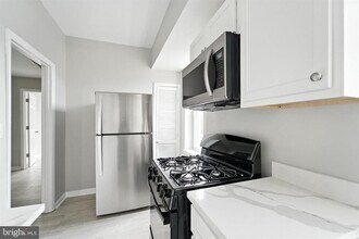 2100 Homewood Ave, Unit Unit #2 in Baltimore, MD - Building Photo - Building Photo