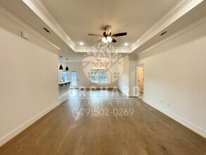 8 McDole Ln in Bella Vista, AR - Building Photo - Building Photo