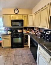 2245 Pinewood Dr in Mounds View, MN - Building Photo - Building Photo
