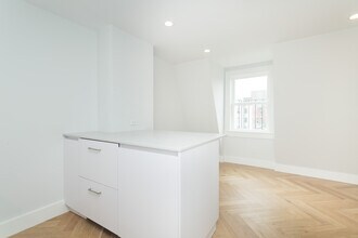 461 Massachusetts Ave, Unit 14 in Boston, MA - Building Photo - Building Photo