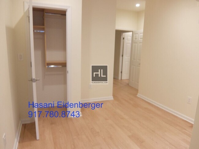 WEST 56 STREET in New York, NY - Foto de edificio - Building Photo