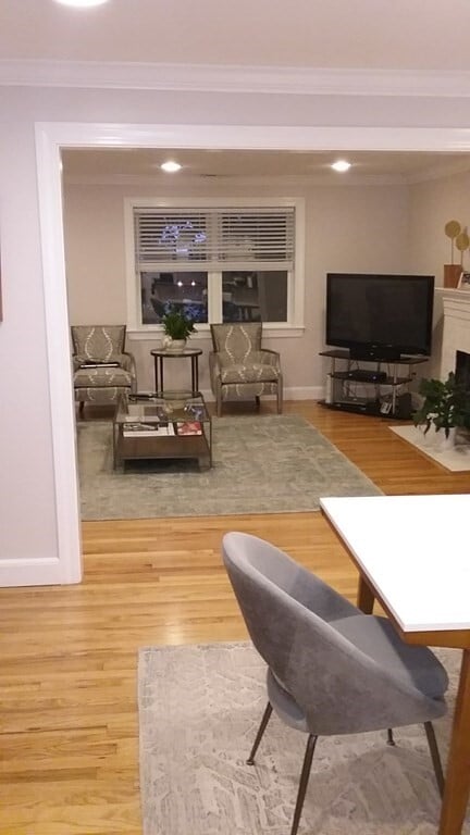 15 Heath St, Unit 1 in Brookline, MA - Building Photo - Building Photo