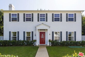 28910 Hampton Pl in Malibu, CA - Building Photo - Building Photo