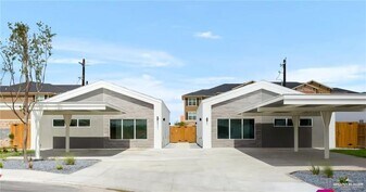 10 East St in McAllen, TX - Building Photo