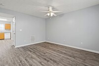 The Gardens in Jackson, GA - Building Photo - Interior Photo