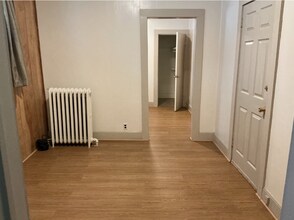 535 Main St in Mt Hope, WV - Foto de edificio - Building Photo