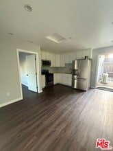 6211 Anastasia Ave in Simi Valley, CA - Building Photo - Building Photo