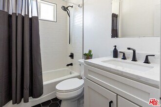 2617 Abbot Kinney Blvd in Los Angeles, CA - Building Photo - Building Photo