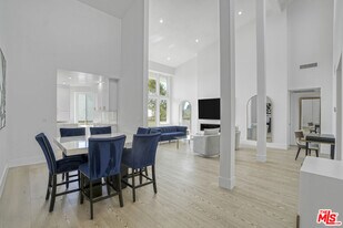 1277 S Beverly Glen Blvd in Los Angeles, CA - Building Photo