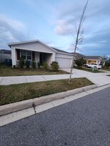 741 Simone Ct, Unit 2 in Haines City, FL - Building Photo