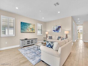 2561 Seychelles Dr in Naples, FL - Building Photo - Building Photo