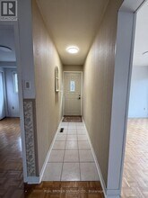214 Fairglen Ave in Toronto, ON - Building Photo - Building Photo