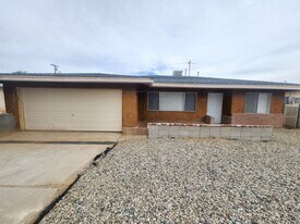 6141 Abronia Ave in Twentynine Palms, CA - Building Photo