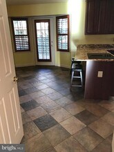10003 Sterling Terrace in Rockville, MD - Foto de edificio - Building Photo
