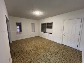 3110 SW 23rd Terrace in Miami, FL - Building Photo - Building Photo